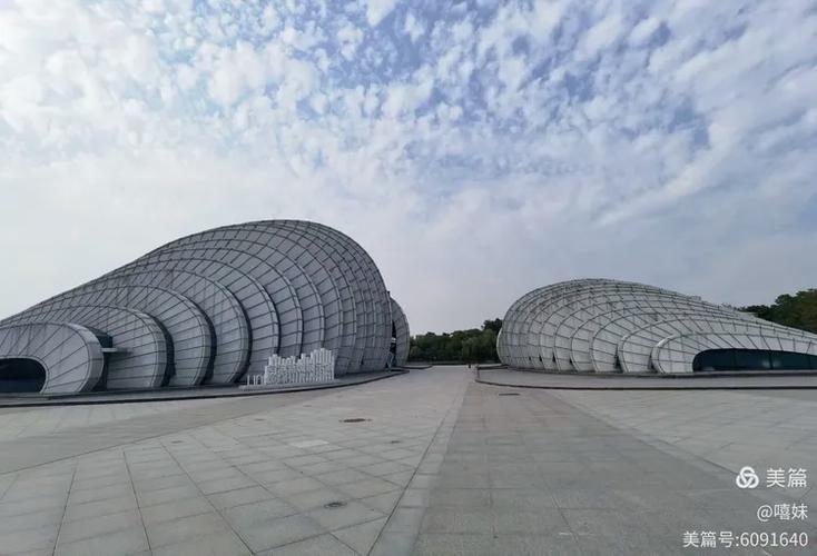光影筑梦 无与伦比的舞台艺术造型与建筑美学策划方案